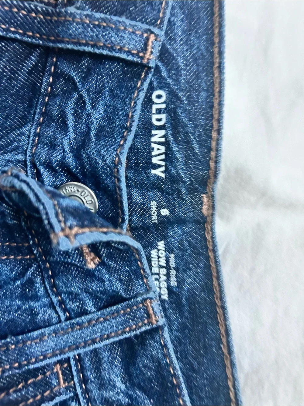 Old Navy Wow Baggy Midi size 6 Short NWT